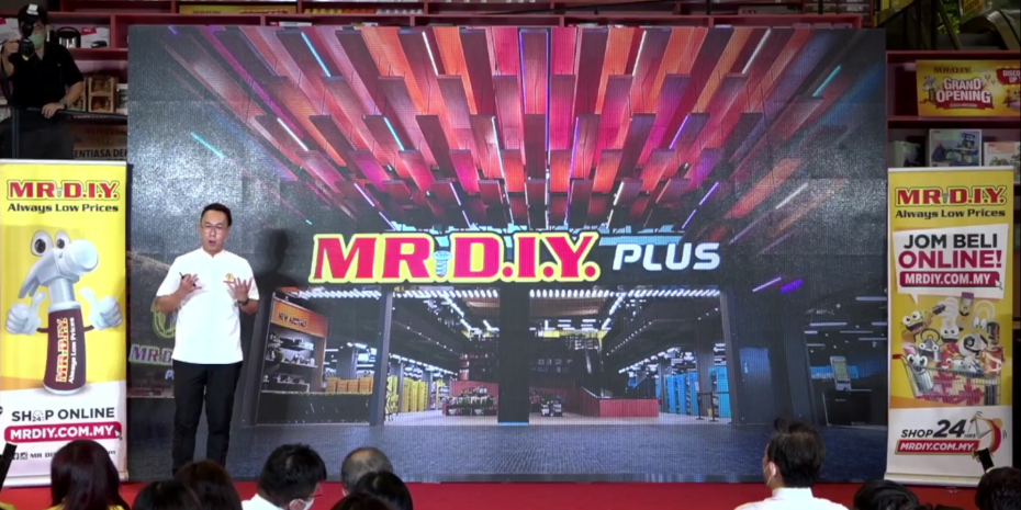 Alex Goh, marketing head for the Mr. DIY Malaysia, explained the format in a presentation held during the formal launch of the new store.