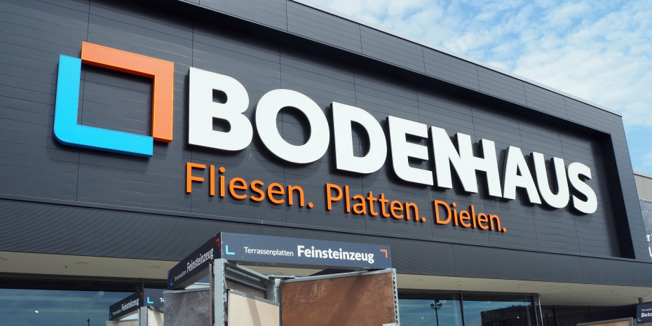 Hornbach's Bodenhaus sales system met with a great deal of interest among the store tour participants.