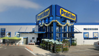 Praktiker back in the red