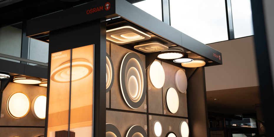 Ledvance presents shelving concepts for retailers featuring a new interchangeable panel system, so that product line changes or renovations do not require a complete rebuild of the shelf.