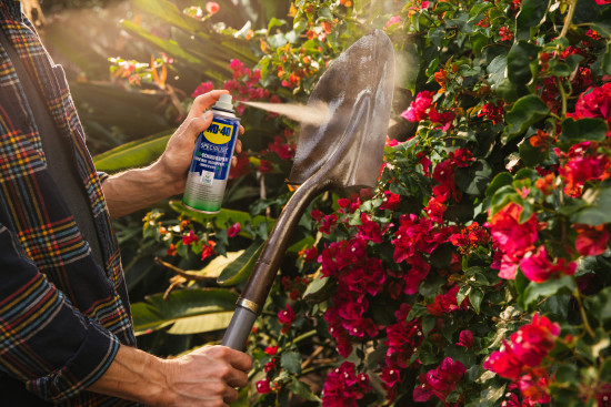 The range of applications is vast. The product can be used in the workshop, around the home or in the garden. The range of applications is vast. The product can be used in the workshop, around the home or in the garden.