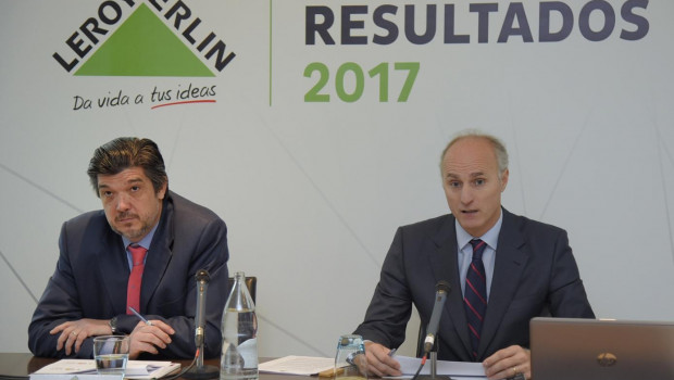 Managing Director Ignacio Sánchez Villares (r.) and Rodrigo de Salas, Director Corporate Communications and RSE, presented Leroy Merlin España's 2017 figures and projects for 2018.