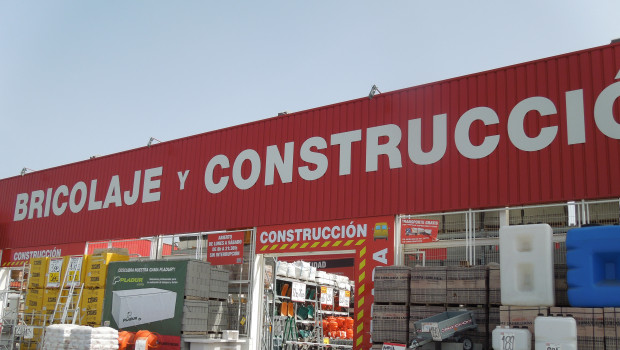 In the first half of 2022, the Spanish manufacturers' sales to DIY stores were 0.1 per cent above the comparable level of the previous year.