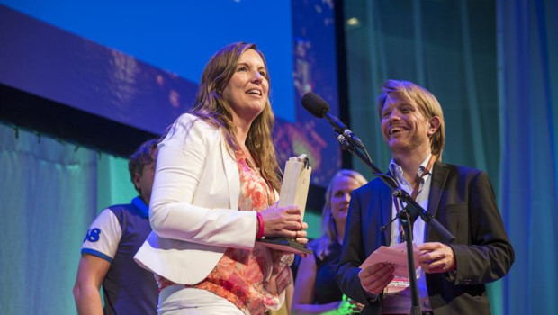 The e-commerce managers of Clas Ohlson, Catrin Folkesson and Alexander Van Riesen, received the award. 