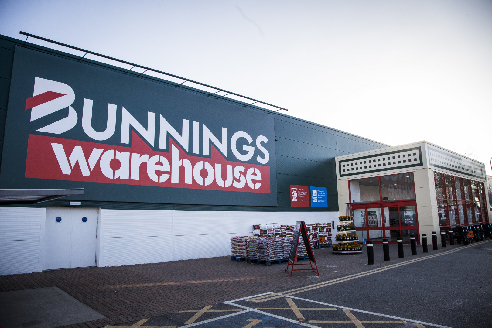 Rapid selloff of Bunnings UK expec... diyinternational
