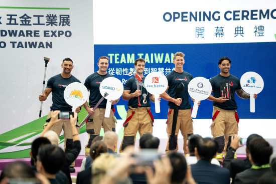 The organisers had invited Australian firefighters from the Australian Firefighters Calendar, a charity fundraising project, to take the stage and to demonstrate the performance of Taiwan-made tools.