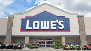 Lowe's partially offsets weak DIY business with professionals