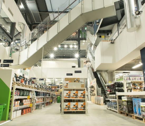 Leroy Merlin, which has been in the country for 20 years, operates seven stores in Greece and one in Cyprus.