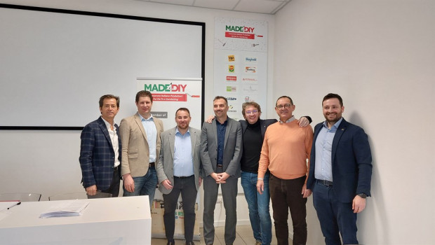 The new board of Made4DIY, from the left to  the right: Andrea Mori, Andrea Marchini, Mirco Del Vecchio, Simone Zinelli, Marco Orlandelli, Dino Baraggioli and Ermanno Selvi.