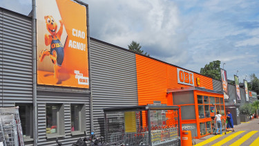 The beaver is spreading