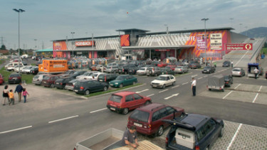 Hornbach grows by almost ten per cent