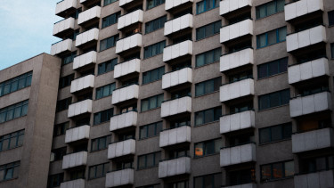 Three million residential buildings would have to be renovated annually