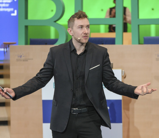 Futurologist Tristan Horx had a clear message: confidence.