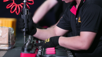 Yueh-Chi, a versatile expert in pneumatic tools
