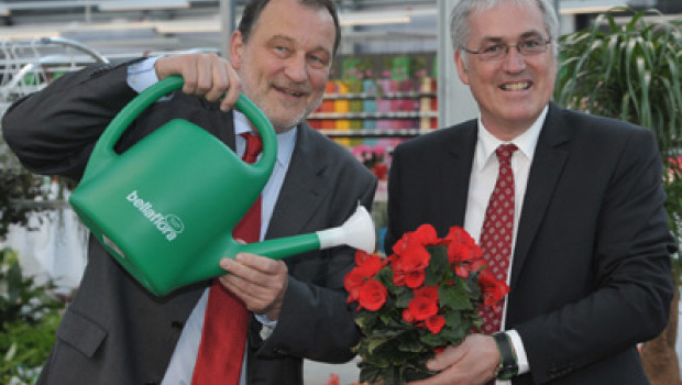 Alois Wichtl (left), managing director of Bellaflora, and Nikolaus Thaller are pleased with the company’s 25th garden centre.