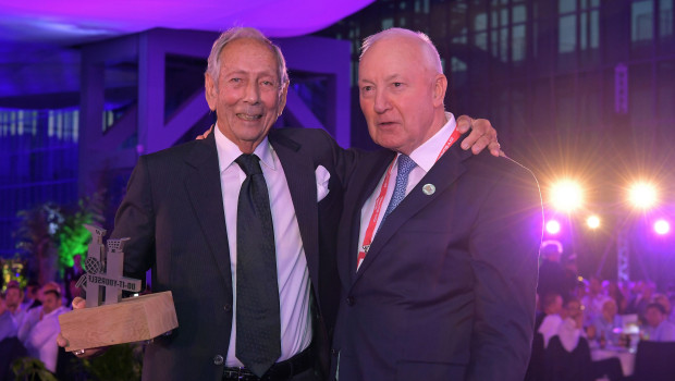 Award winner Cosimo Fadda (l.) and Edra Managing Director John Herbert have a close friendship.