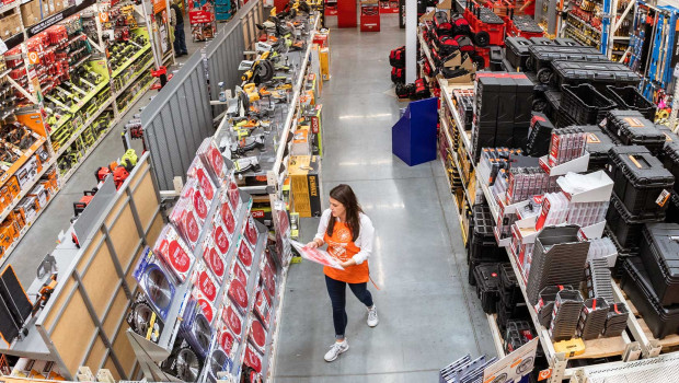 The new app launched by Home Depot guides staff members to prioritise the highest demand product, which shelf to restock, and the location of the excess products on overhead shelves.