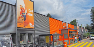 The beaver is spreading The beaver is spreading