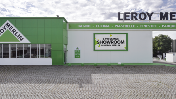 Leroy Merlin opened the first showroom in November 2016 right next to an existing DIY store.