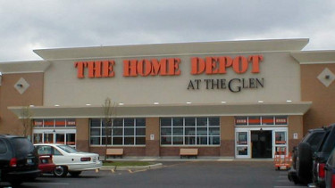 Dip in Home Depot earnings