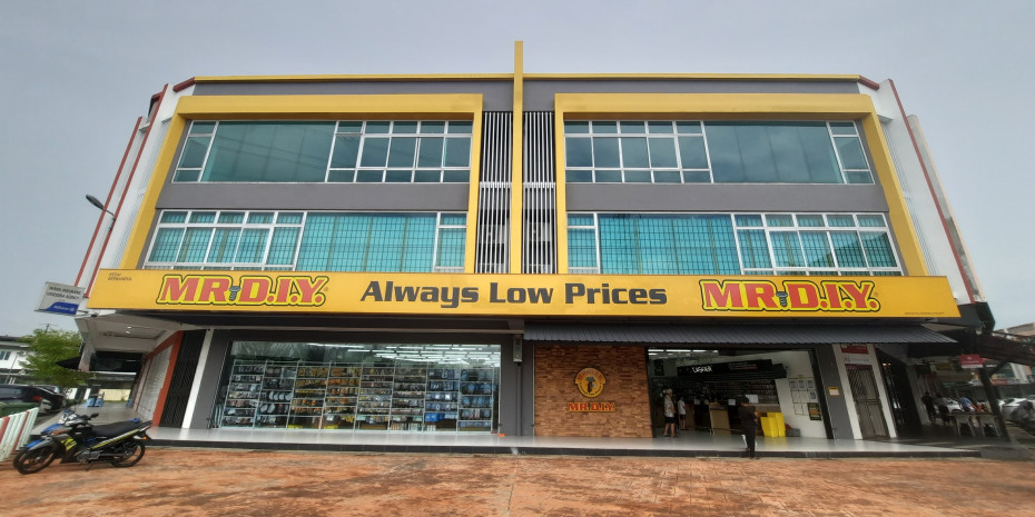 Mr. DIY operates around 1.000 stores in Malaysia.
