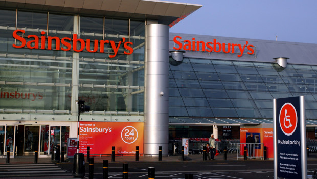 The British supermarket operator J Sainsbury already made an offer in November 2015 which was turned down by the Home Retail Group. The British supermarket operator J Sainsbury already made an offer in November 2015 which was turned down by the Home Retail Group.