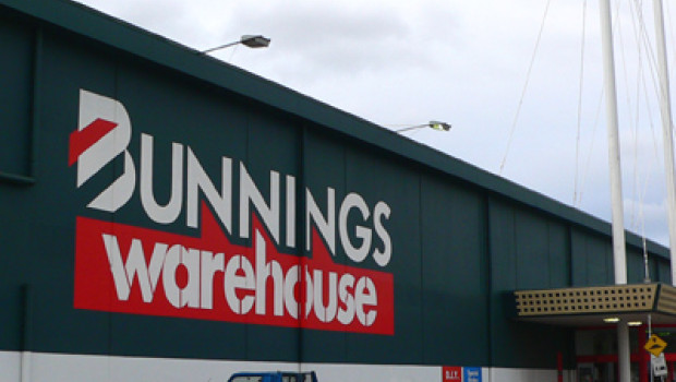 There are 199 stores in the Bunnings Warehouse sales channel.