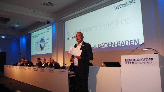 "We had great years", Dr Eckard Kern summarised the development until 2022. At the Eurobaustoff shareholders' meeting in Baden-Baden, however, he prepared the cooperation for difficult times ahead.