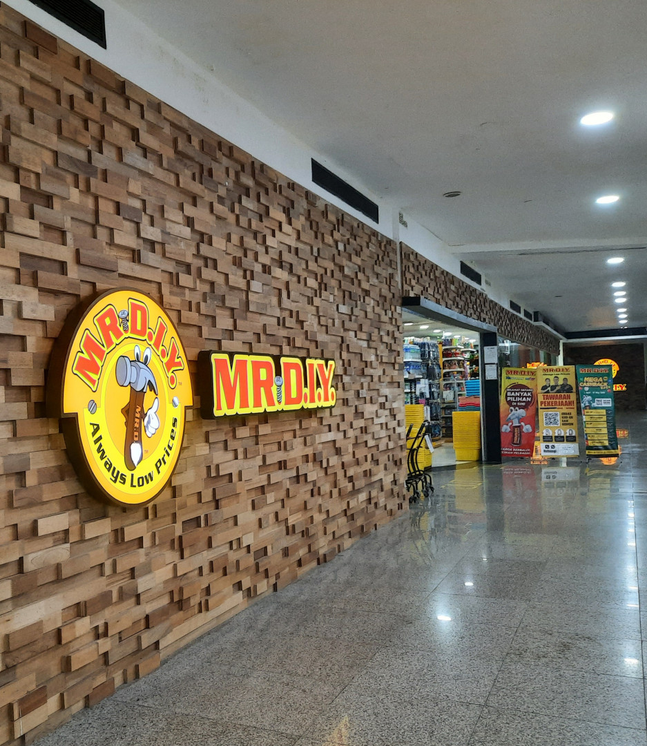 Mr. DIY Philippines in a store open... diyinternational