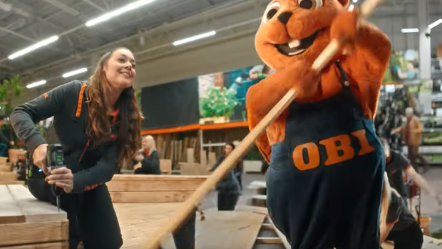 A scene from the new Obi advert.