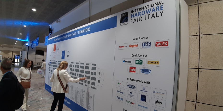 A total of 320 exhibitors presented their products in the two halls and on the outdoor grounds.