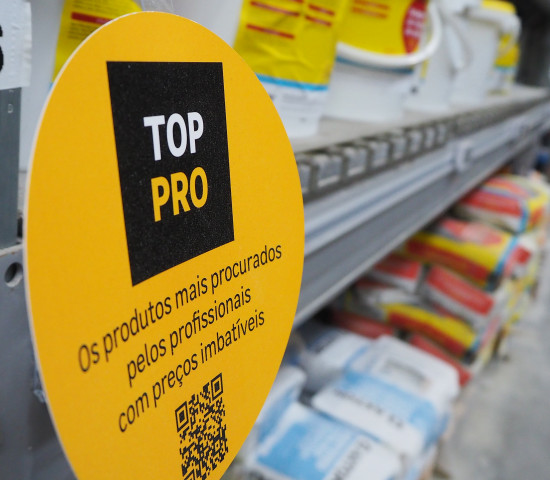 The Construção building materials hall has a “store within a store” with 4,000 popular items. The Construção building materials hall has a “store within a store” with 4,000 popular items.