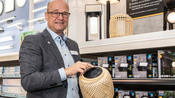 A head start through proximity