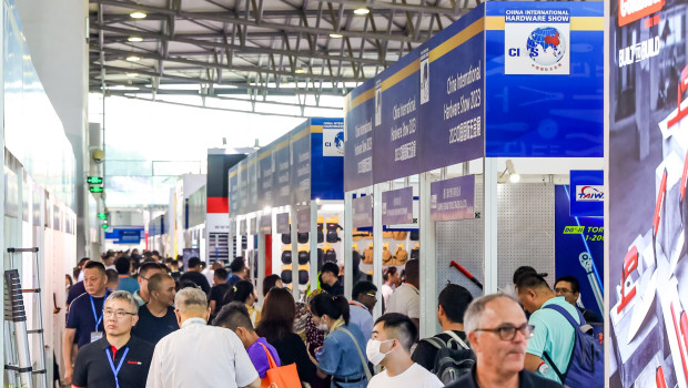 More than 68 000 visitors from 97 countries and regions came to Shanghai to attend the first CIHS after a three-years break.
