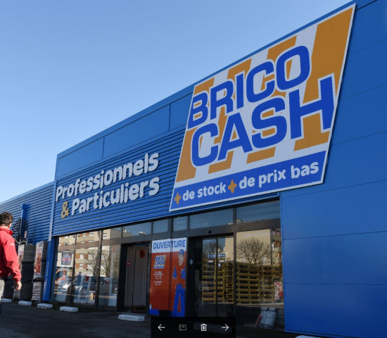 The 506 Bricomarché and Brico Cash stores are in more rural regions or on the outskirts of towns.
