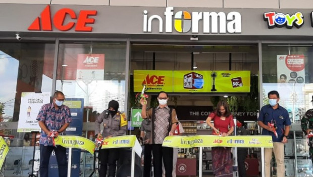 The shopping centres run by the Indonesian Kawan Lama group include Ace Hardware stores and Informa furniture stores as well as Toy Kingdom stores.