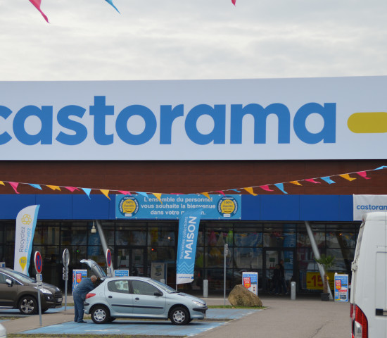 Castorama is the main sales channel of Kingfisher in France.