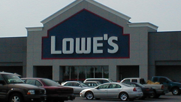 In the first half of the financial year, Lowe’s achieved a turnover of USD 30.001 bn.