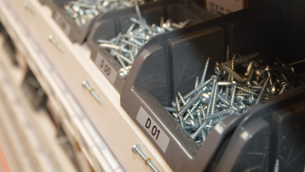 With typical DIY store product ranges, retailers generated slightly less turnover last month than in the previous year. With typical DIY store product ranges, retailers generated slightly less turnover last month than in the previous year.