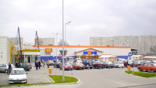 Kingfisher sells the 39 relatively small-format Nomi stores to an investment fund.