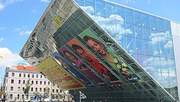 The Austrian market leader opened its first store in which the new store concept has been fully implemented in Vienna.