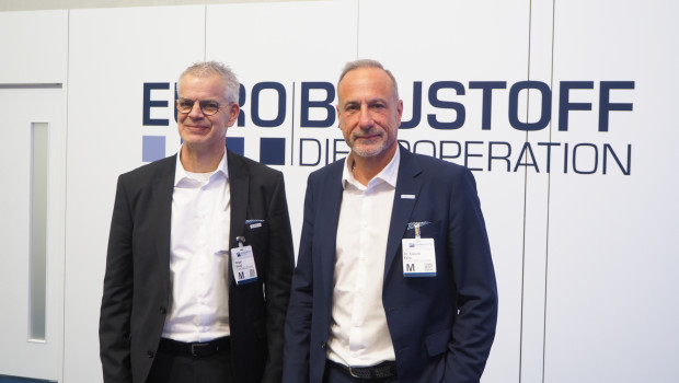 Dr Eckard Kern (right), Chairman of the Management Board, and Managing Director Holger Reviol provided information on the current situation at Eurobaustoff at the Eurobaustoff Forum.