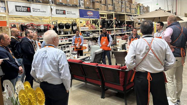 The study tour group visited, amongst others, the Home Depot Cumberland Store which is located close to the Home Depot Store Support Centre.