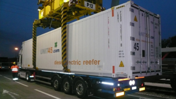 Having arrived in Budapest by rail, the container was transported on to Bucharest by road. It is intended to carry out the entire journey by rail very soon.