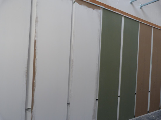 In the application technology lab, the coating power achieved with the painting tools is tested, among other things. In the application technology lab, the coating power achieved with the painting tools is tested, among other things.
