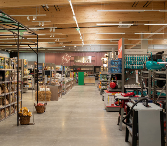 The new store has a sales area of 2 500 m². Picture: RWA/Karl Schrotter
