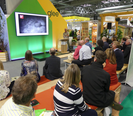 The accompanying programme included several seminar series. The accompanying programme included several seminar series.