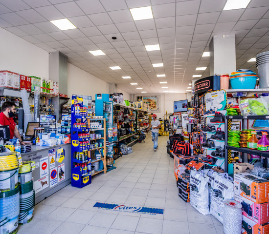 The home improvement market is also served by more than 8,000 traditional, mostly family-run retailers.