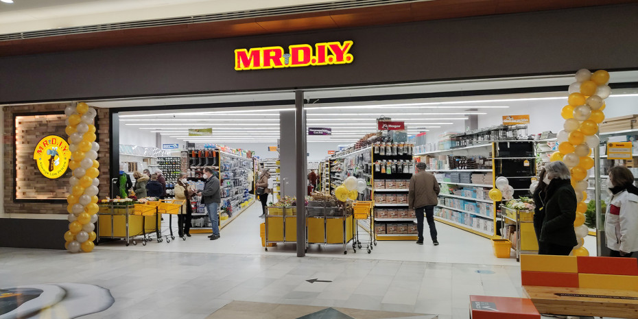 In December 2021, Mr. DIY opened its first store in Spain.