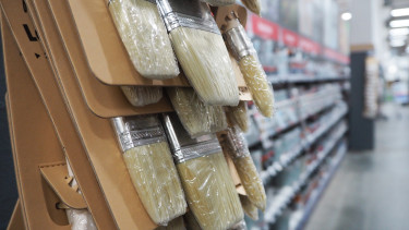 Start to the final quarter with a decline